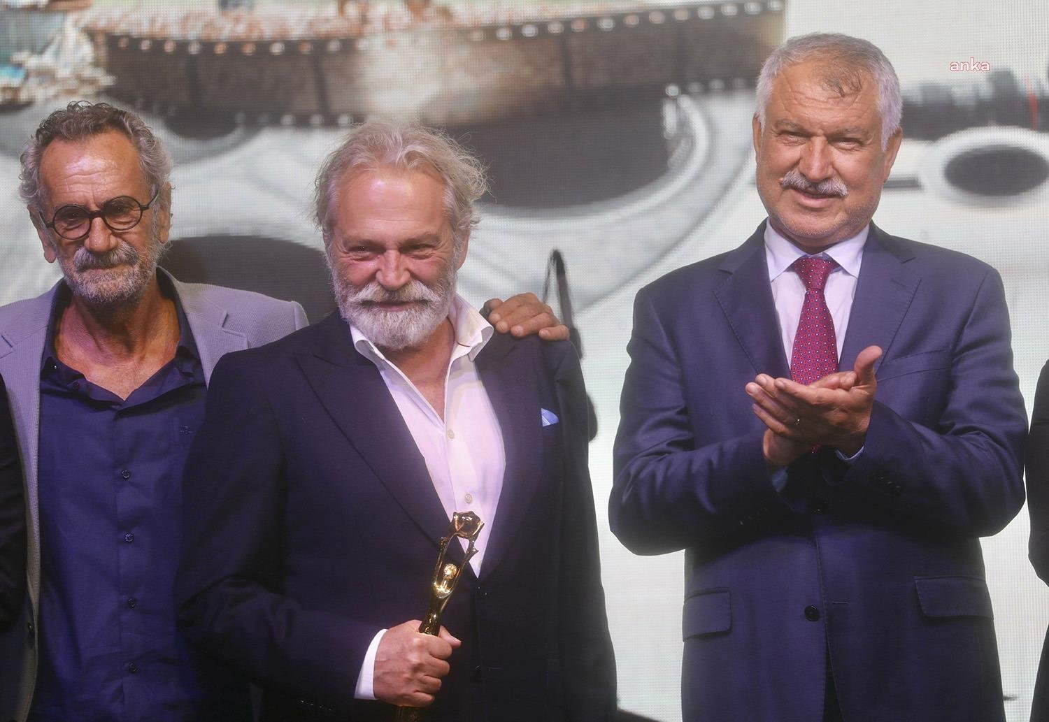 Usta tiyatrocu Haluk Bilginer, çevirisini yaptığı 'Kundakçı' isimli tiyatro oyununun