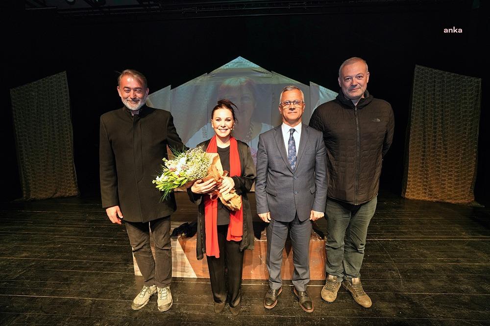Gaziemir Belediyesi’nin 27 Mart Dünya Tiyatro Günü’ne özel olarak hazırladığı