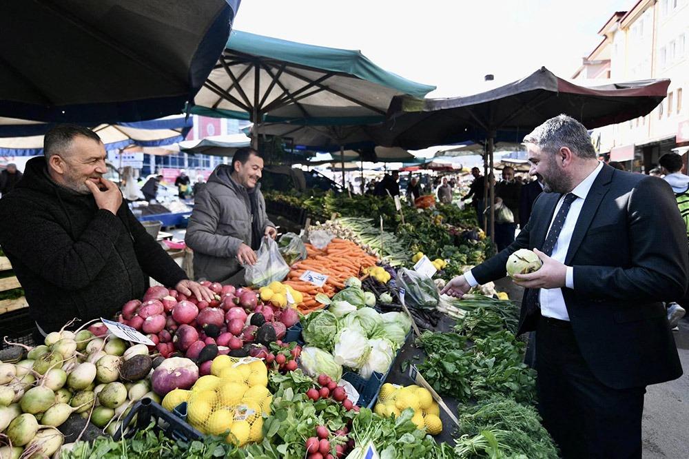 Pursaklar Belediye Başkanı Ertuğrul Çetin, ​Zabıta Müdürlüğü ekipleri ile birlikte