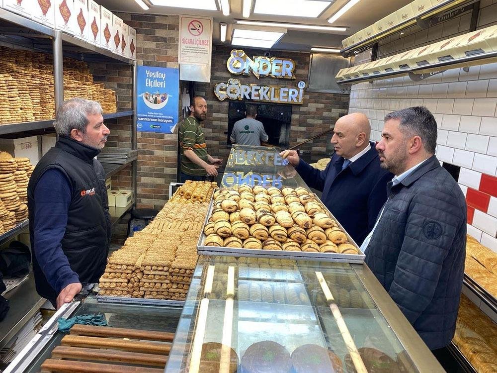 ertugrul-baskandan-depremzede-esnaflara-ziyaret