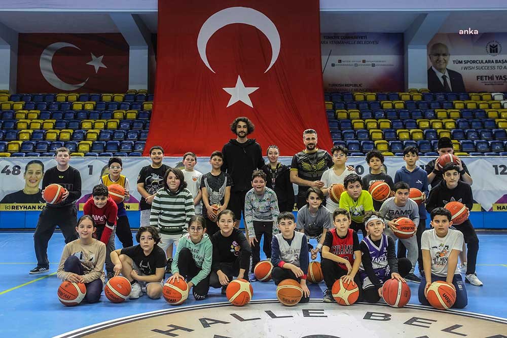 Yenimahalle Belediyesi Spor Akademisi, yeni üyelerini bekliyor. Yenimahalle Belediye Başkanı