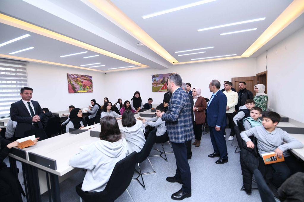 pursaklar-yeni-bir-cok-amacli-sosyal-tesise-daha-kavustu