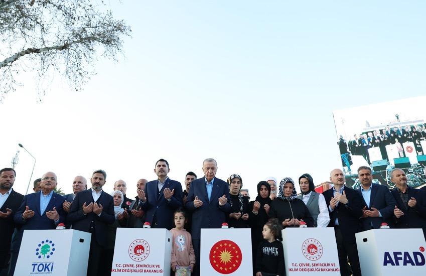 Cumhurbaşkanı Erdoğan: Süreç İçindeki Ödemeler ve Destekler Göz Önüne Alındığında Devlet, Deprem Konutlarını Vatandaşlarına Hibe Seviyesinde Bir Usulle Teslim Ediyor50227-2