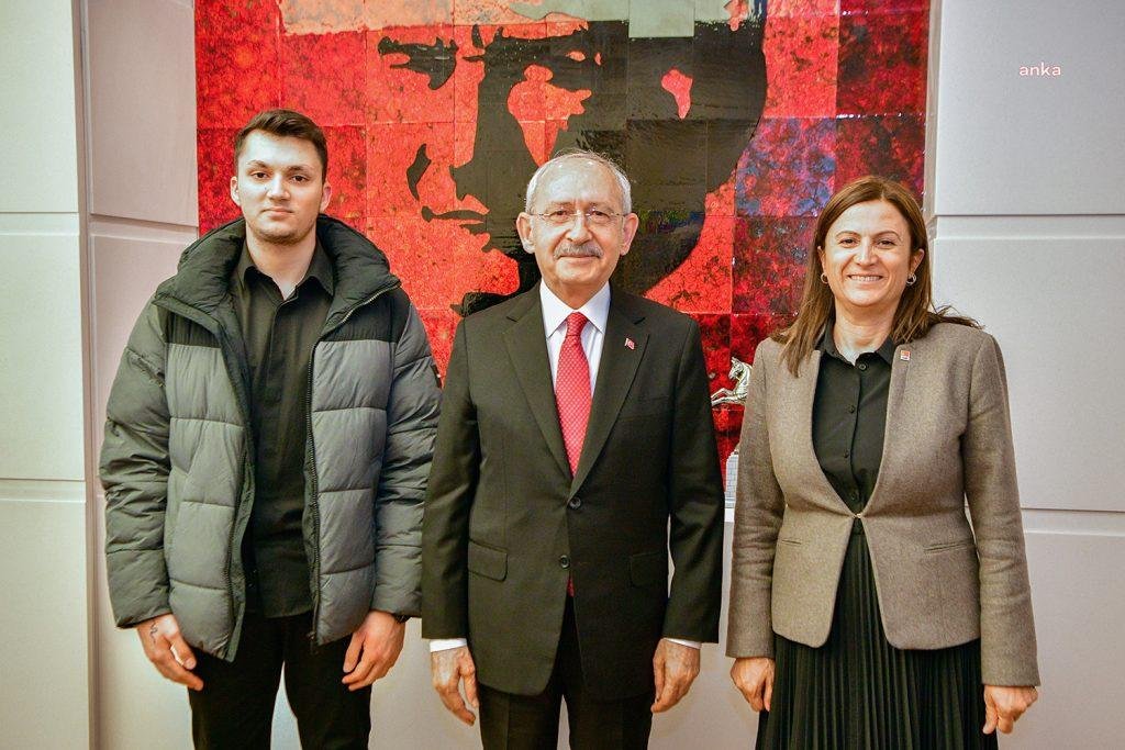 kemal-kilicdaroglu-tahir-elcinin-esi-turkan-elci-ve-oglu-arda-elci-ile-gorustu