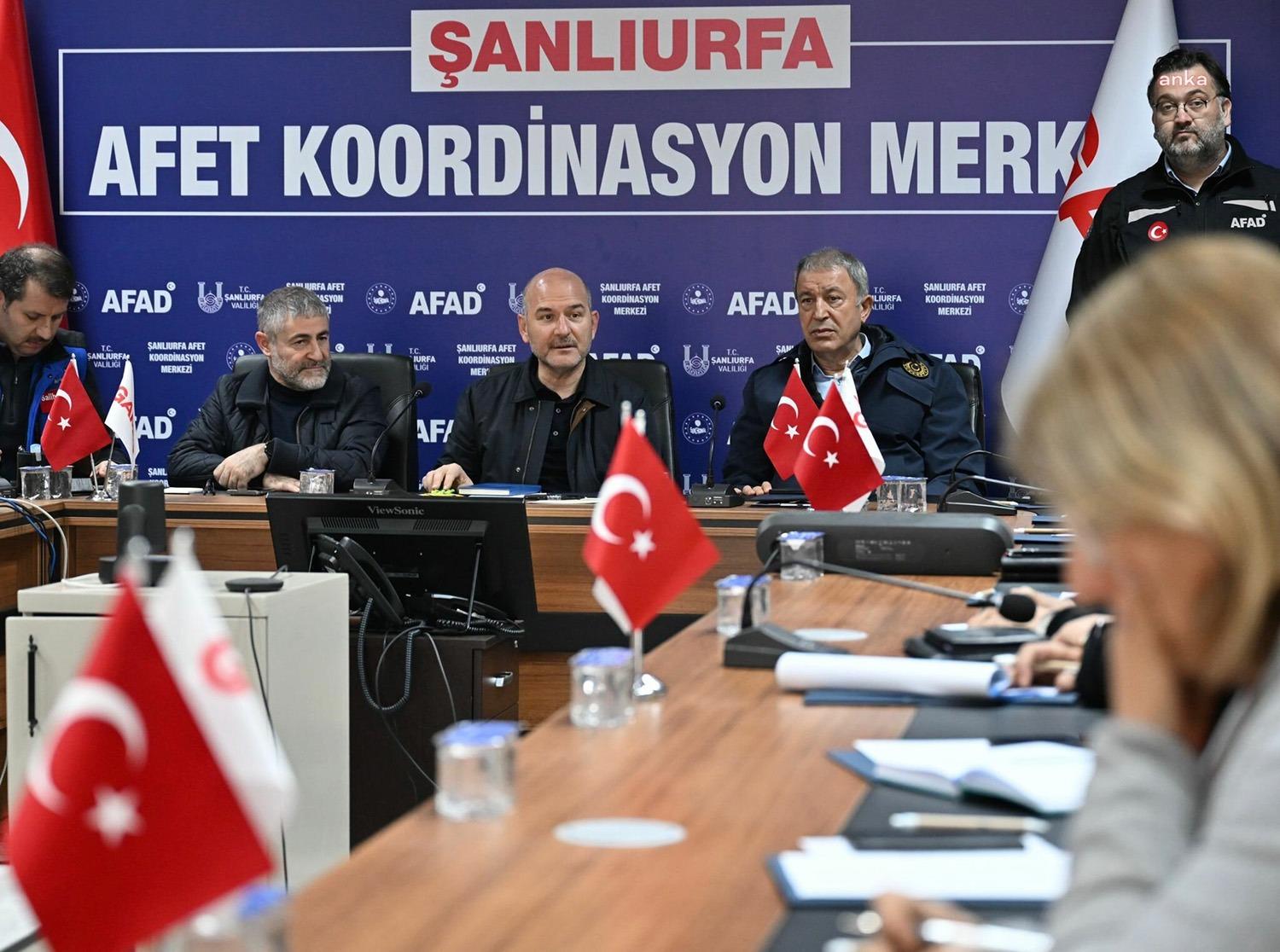 İçişleri Bakanı Soylu, Sel Felaketinde 18 Kişinin Hayatını Kaybettiğini Açıkladı İçişleri Bakanı Süleyman Soylu, “Şanlıurfa’da biliyorsunuz, ölüm sayımız 12’ydi. Sonra