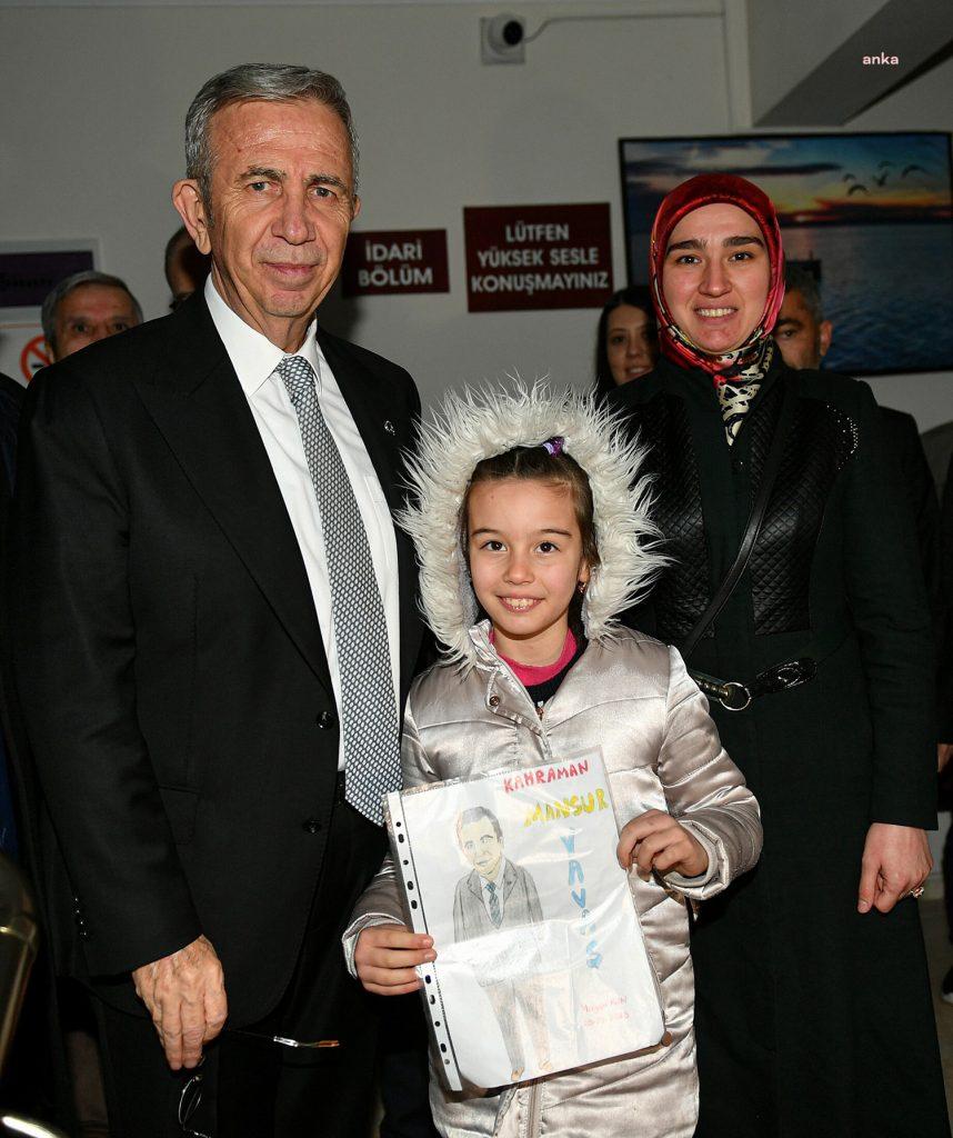 mansur-yavas-kentsel-donusum-kapsamindaki-solfasol-mahallesindeki-hak-sahipleriyle-iftarda-bir-araya-geldi
