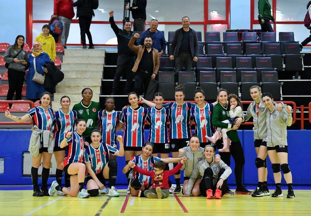 konyaalti-belediyespor-kadin-hentbol-takimi-gorele-ekibini-maglup-etti