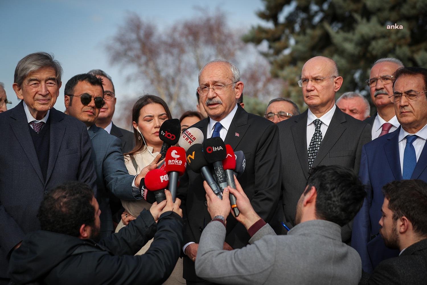 Önceki CHP Genel Başkanı Deniz Baykal için Devlet Mezarlığı’nda tören