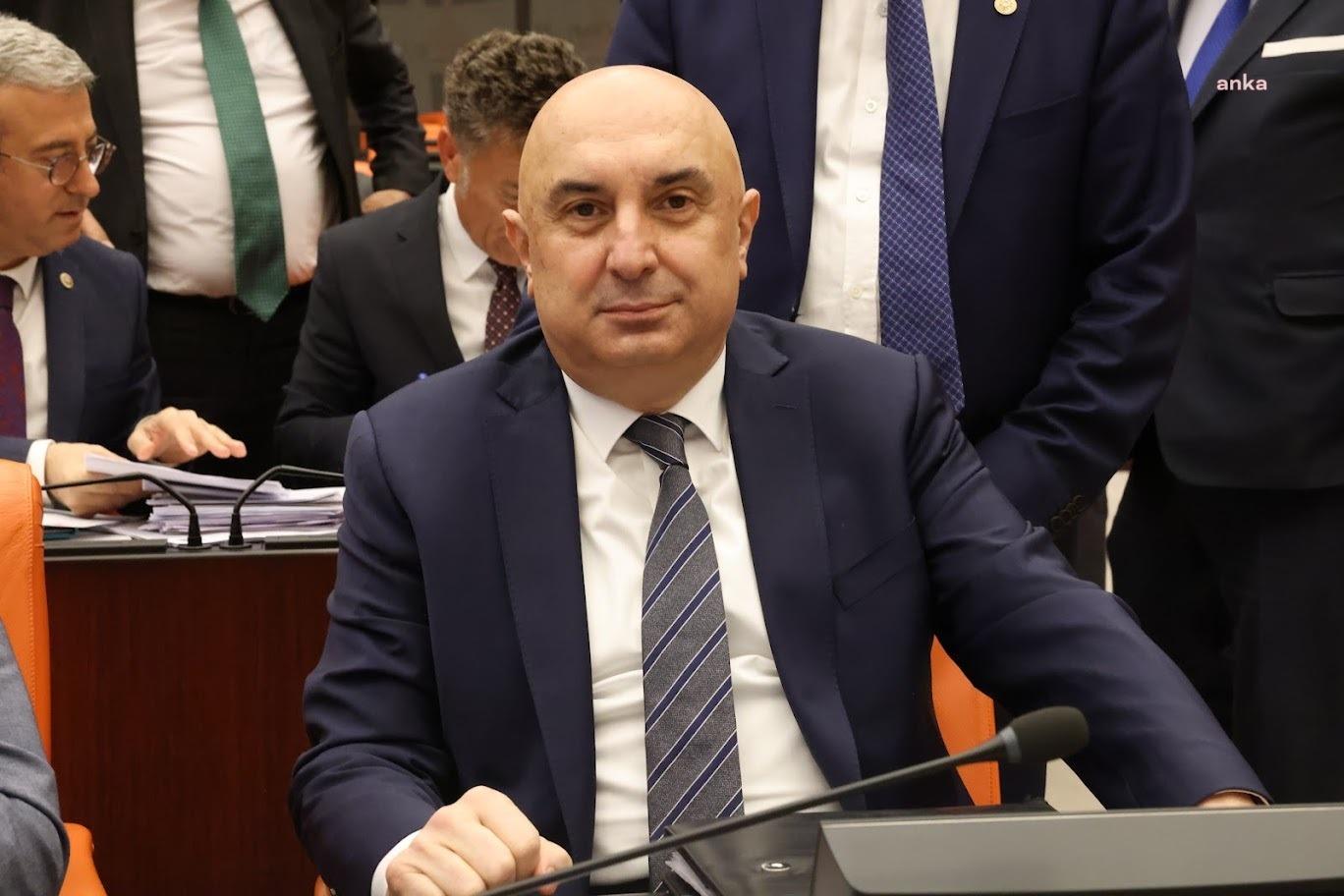 Engin Özkoç: “Deprem Bölgesindeki Esnaf, Deprem Bölgesindeki İş İnsanı, Deprem Bölgesindeki Dükkanı Yıkılmış İnsanlar İşte Bugün Devleti Bekliyorlar” CHP Grup Başkanvekili Engin Özkoç TBMM Genel Kurulu’nda, “Devlete el
