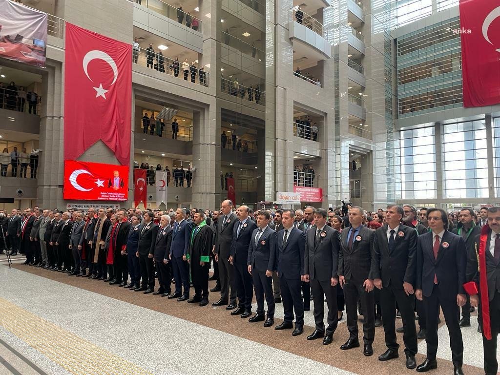 İstanbul Cumhuriyet Savcısı Mehmet Selim Kiraz, görevi başında uğradığı silahlı