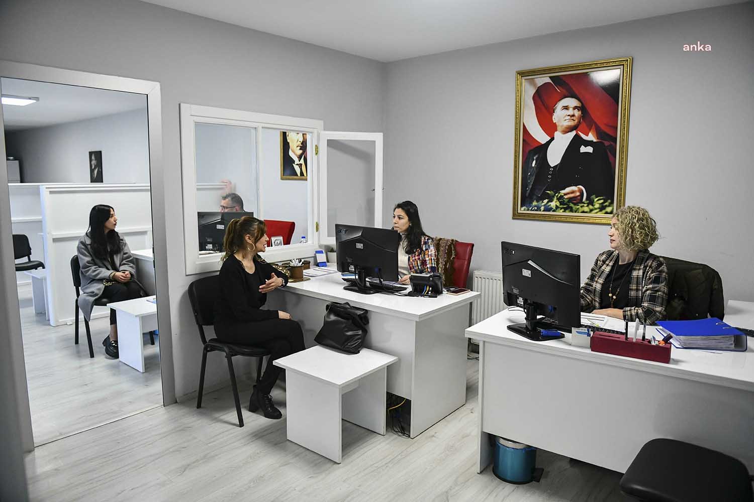 Ankara Büyükşehir Belediyesi tarafından kurulan ‘ABB Kariyer Merkezi’ afet bölgesinden