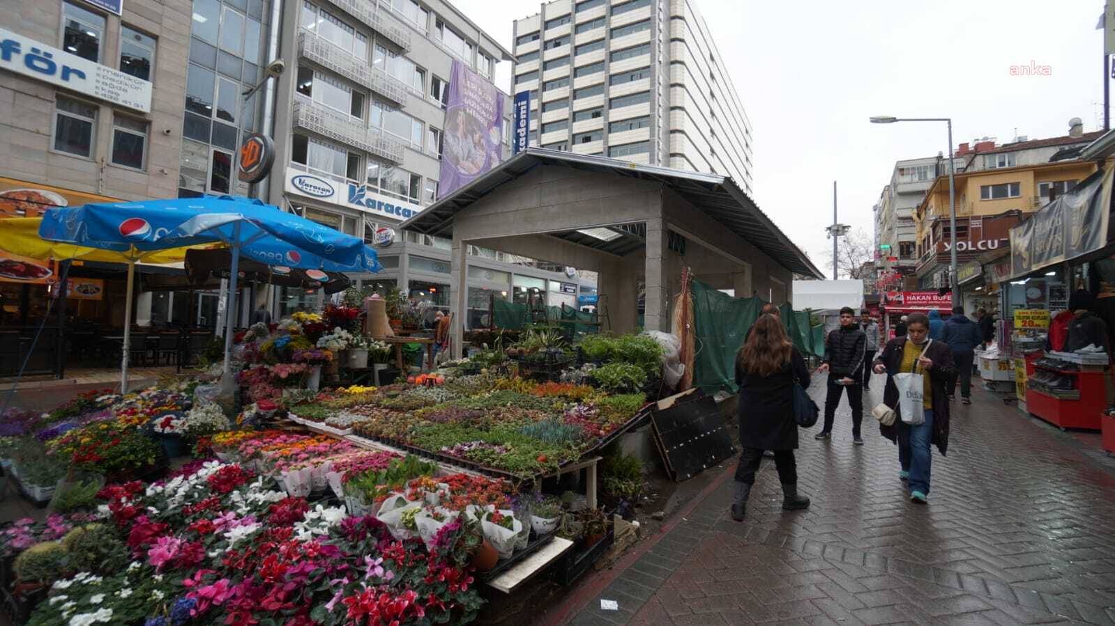 Ankara Büyükşehir Belediyesi’nin (ABB) Sakarya Caddesi’ndeki çiçek satış alanlarında başlattığı