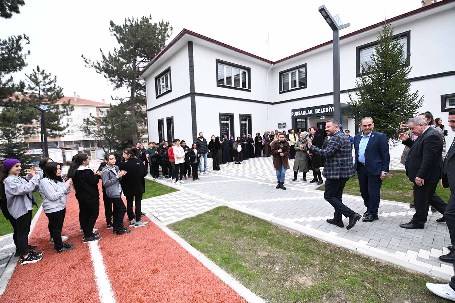 Her kesimden vatandaşın hayatına dokunan, sosyal ve kültürel projeleri hayata