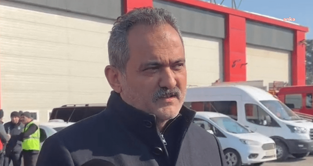 Milli Eğitim Bakanı Mahmut Özer, depremden etkilenen 10 ilden 217 bin
