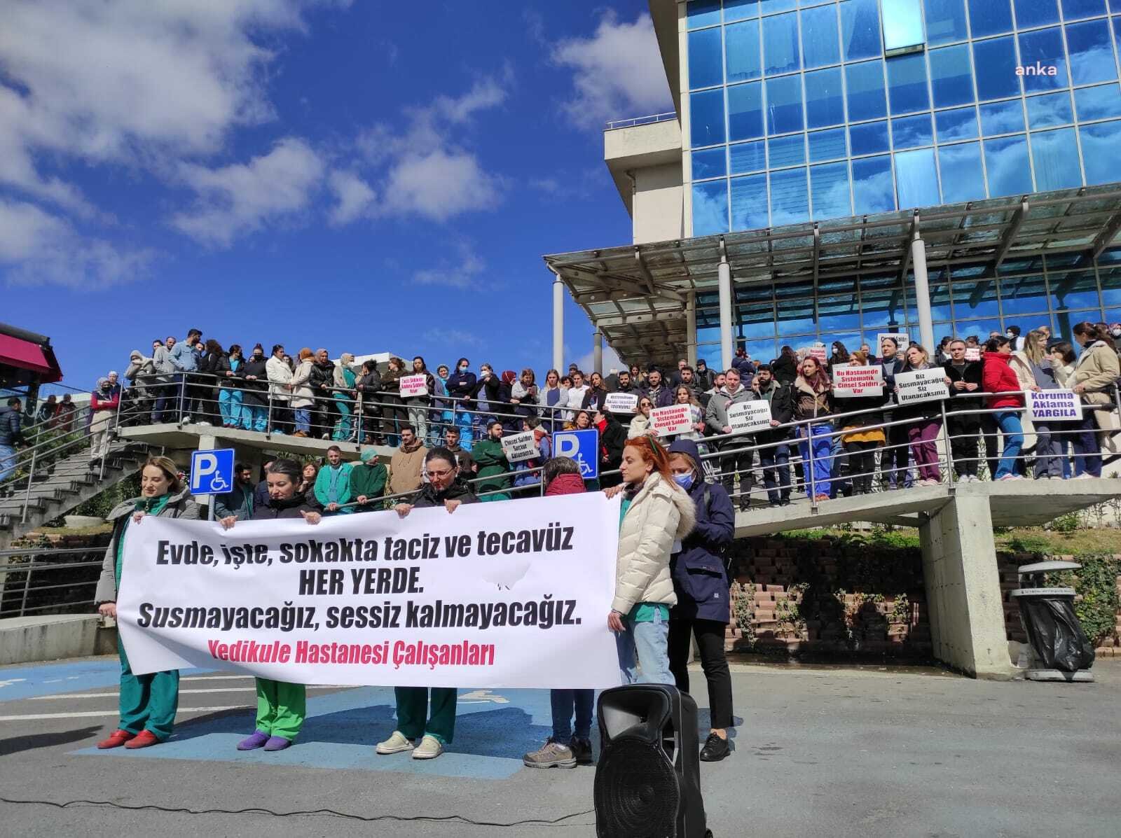 Sağlık ve Sosyal Hizmet Emekçileri Sendikası (SES) üyesi bir grup,