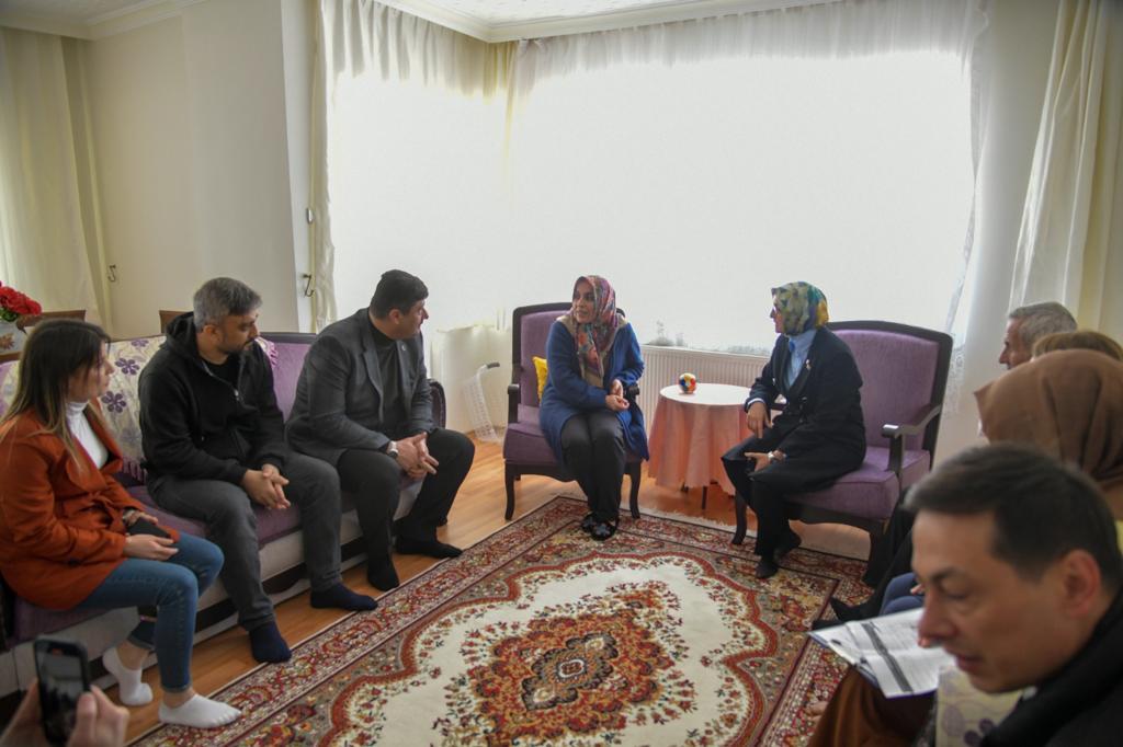 ak-parti-ankara-milletvekili-camdan-depremzedelere-ziyaret