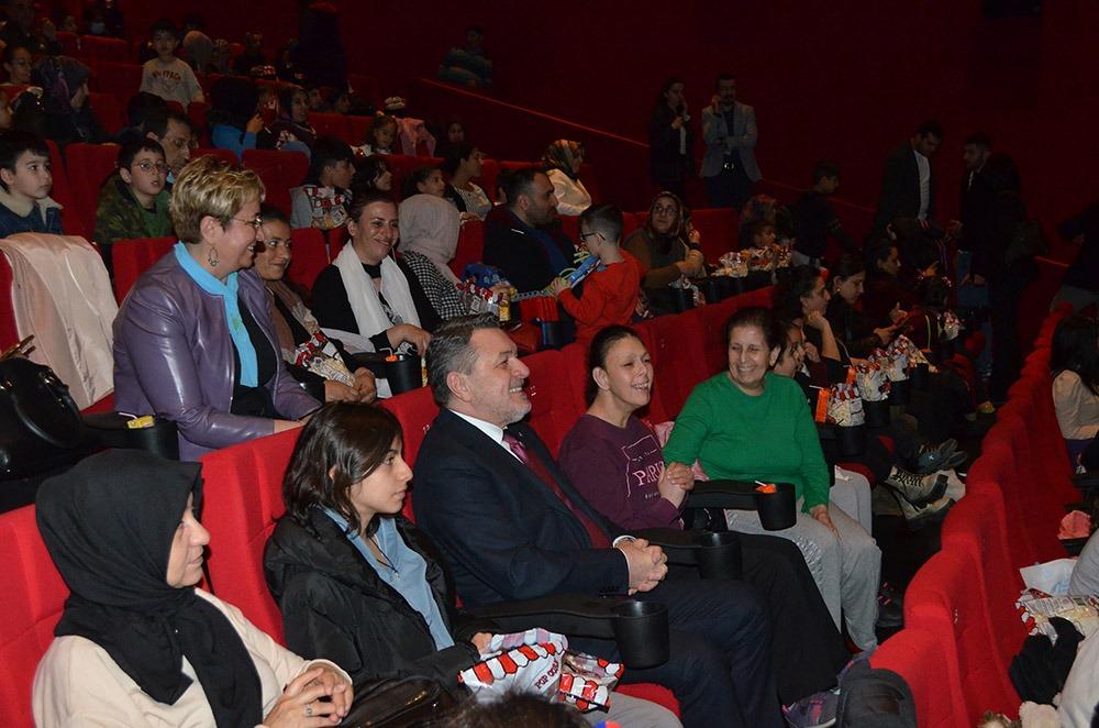 İYİ Parti Ankara İl Başkanlığı, deprem bölgesinden Başkent’e gelen çocuklar