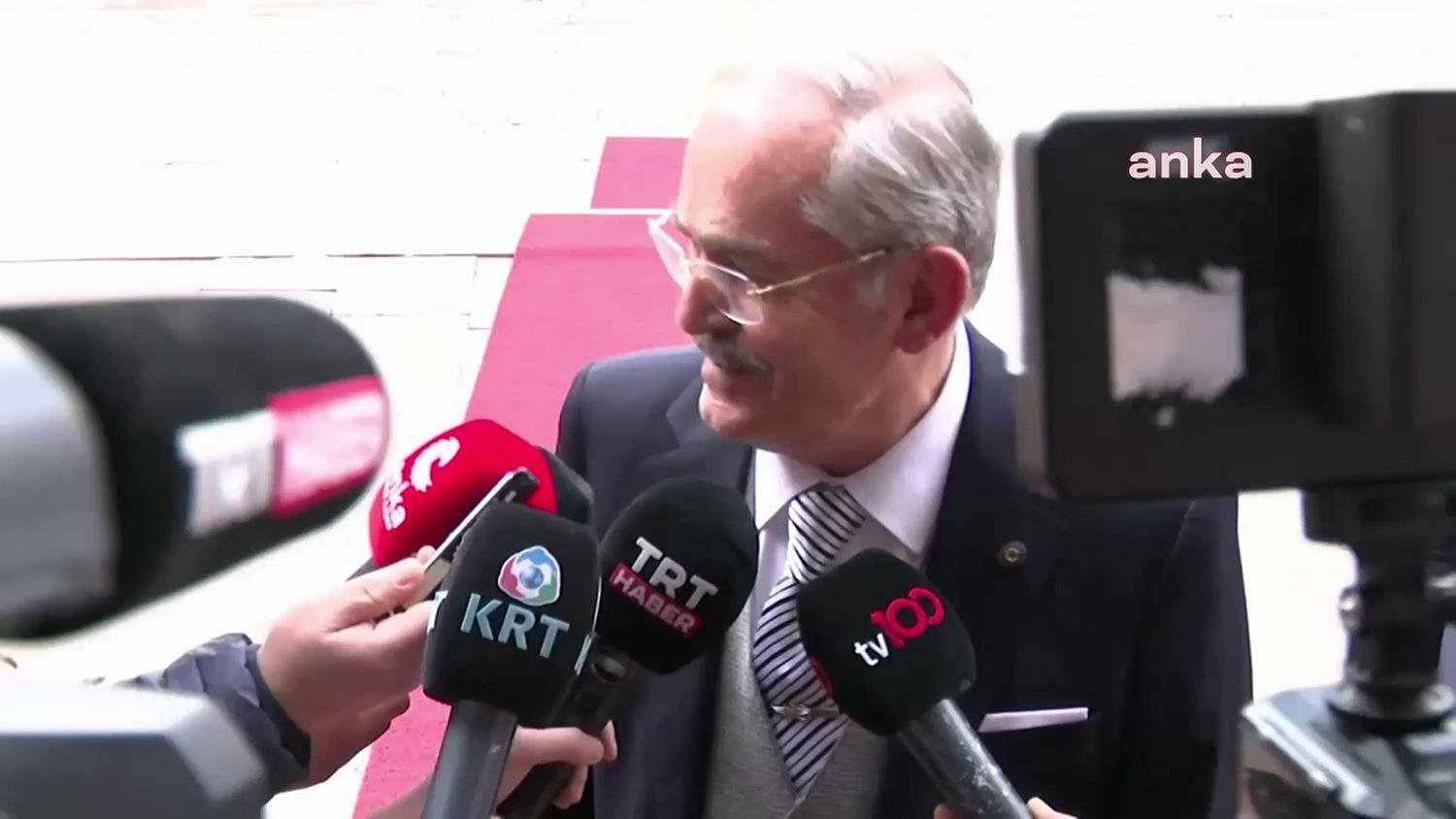 Yılmaz Büyükerşen: “Genel Başkanımızı Destekliyoruz. Fikrimizde En Ufak Bir Değişiklik Olmadı. Mücadeleye Devam Edeceğiz” Eskişehir Büyükşehir Belediye Başkanı Yılmaz Büyükerşen, CHP Genel Merkezi’ne girişinde;