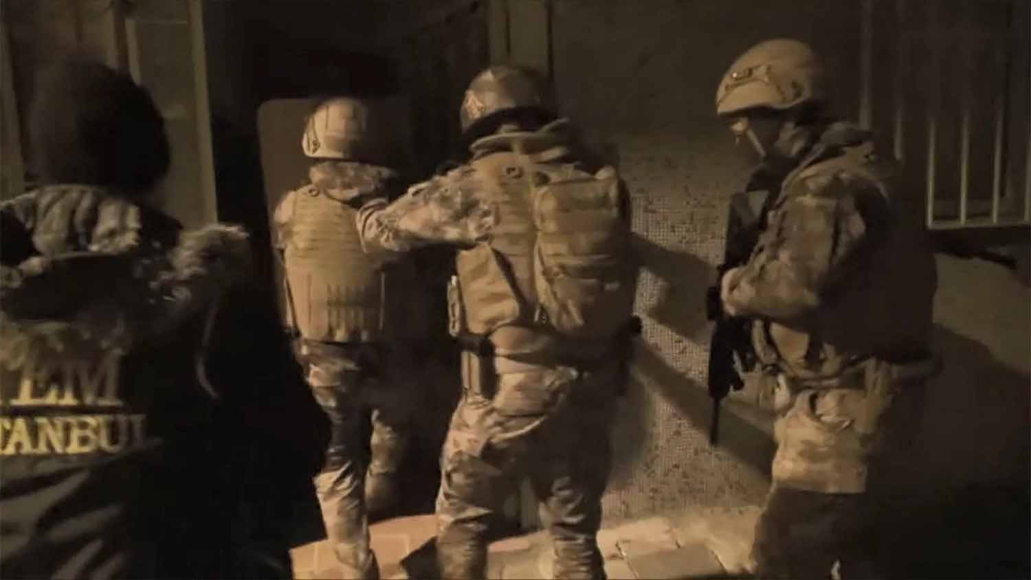Suriye'de bölücü terör örgütü PKK/PYD/YPG'nin elinde rehin tutulan IŞİD üyeleri