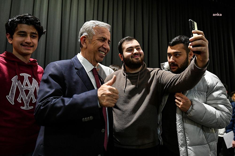 Mansur Yavaş, Deprem Dayanışmasına Katkı Sunan Gönüllü Gençlerle Bir Araya Geldi: "Minnettarız, Sizlerle Övünüyoruz"50579-2