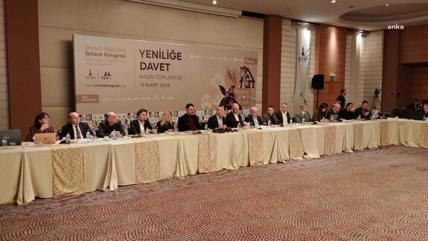 İzmir Büyükşehir Belediye Başkanı Tunç Soyer, 15-21 Mart'ta yapılacak İkinci