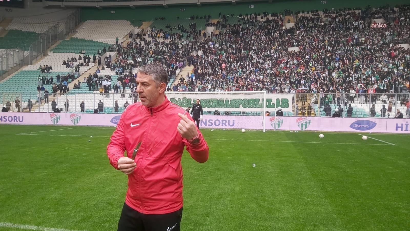Bursaspor'un evinde ağırlayacağı Amedspor futbol karşılaşması öncesi, iki takımın futbolcuları