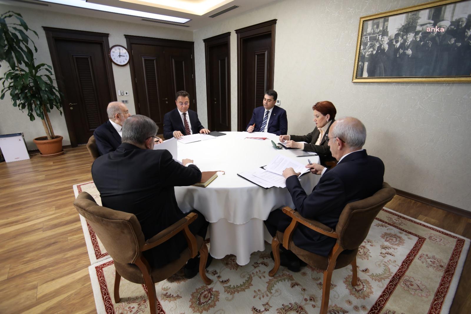 Altı Liderden Ortak Açıklama: “Ortak Cumhurbaşkanı Adayımız ve Geçiş Süreci Yol Haritası Konusunda Ortak Bir Anlayışa Ulaşmış Bulunuyoruz. Nihai Açıklamayı 6 Mart 2023 Tarihinde Kamuoyu İle Paylaşmak Üzere Tekrar Bir Araya Geleceğiz” Millet İttifakı’nı oluşturan altı siyasi partinin genel başkanı, Saadet Partisi