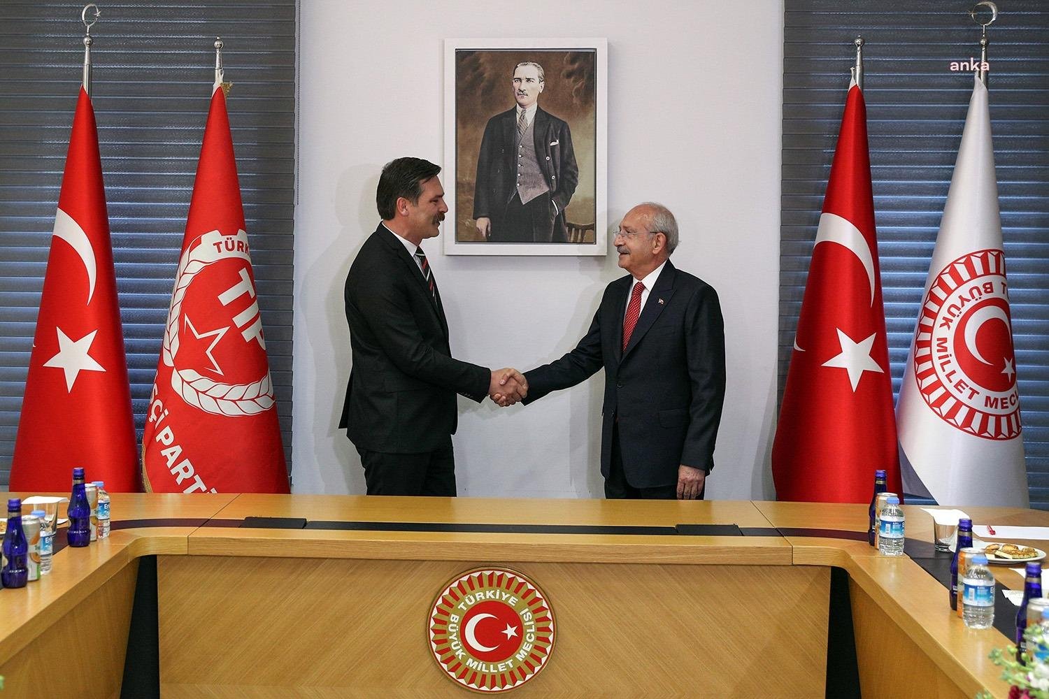 CHP Lideri Kılıçdaroğlu, TİP Genel Başkanı Erkan Baş İle TBMM’de Görüştü CHP Genel Başkanı Kemal Kılıçdaroğlu, Türkiye İşçi Patisi (TİP) Genel