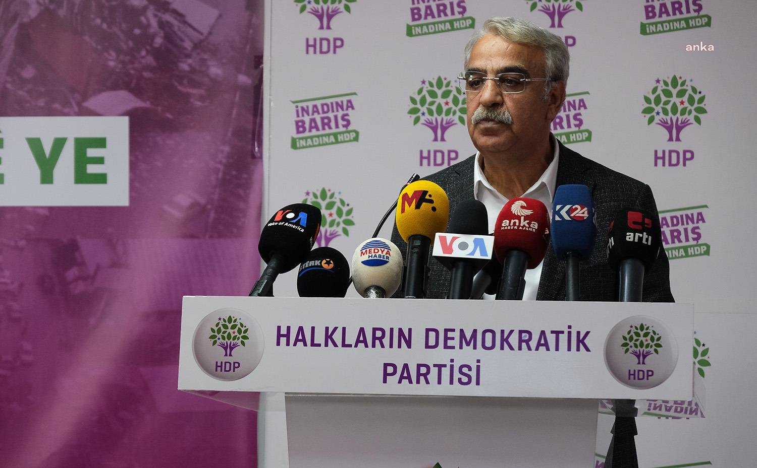 Mithat Sancar: “Hep Birlikte Değiştireceğiz ve Hep Birlikte Kazanacağız, Gün Umudu ve Ortak Mücadeleyi Daha da Büyütme Günüdür” HDP Eş Genel Başkanı Mithat Sancar, partisinin olağanüstü Merkez Yürütme