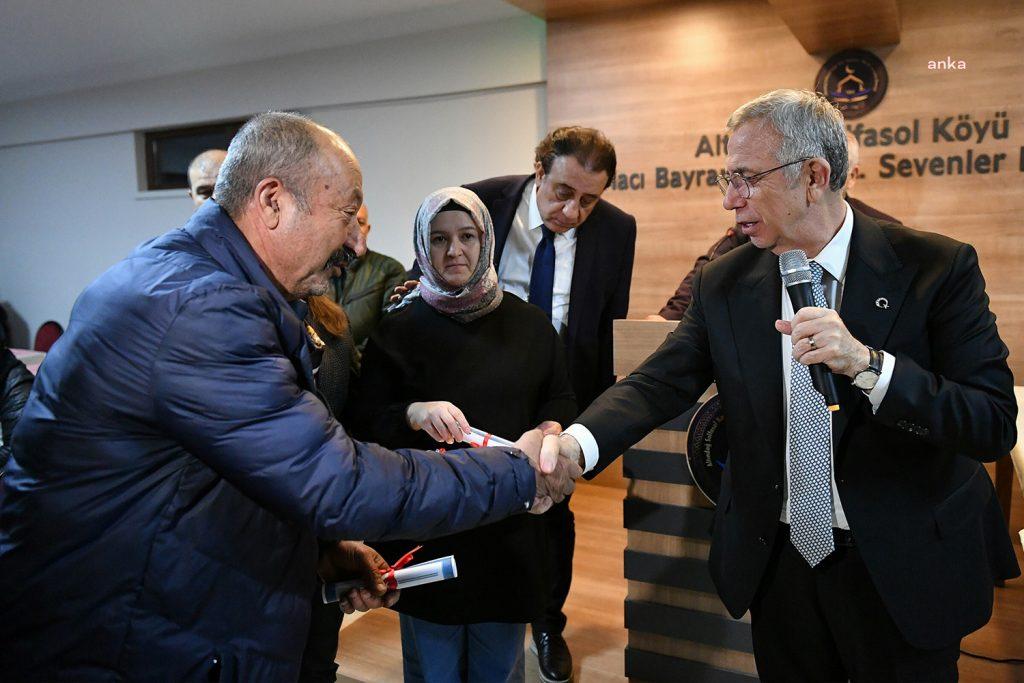 mansur-yavas-kentsel-donusum-kapsamindaki-solfasol-mahallesindeki-hak-sahipleriyle-iftarda-bir-araya-geldi