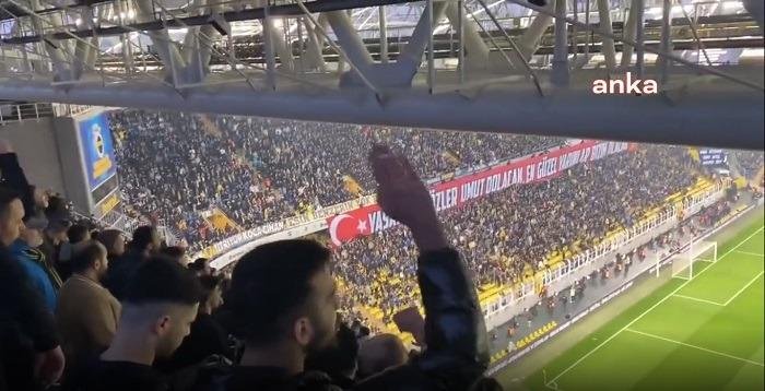 İstanbul Anadolu Cumhuriyet Başsavcılığı, geçen hafta yapılan Fenerbahçe-Konyaspor karşılaşmasında, tribünlerde