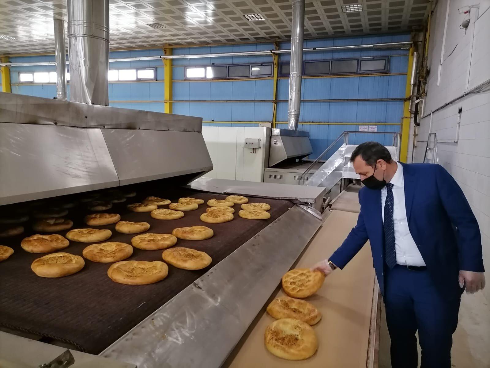 Etimesgut Belediyesi Halk Ekmek Fabrikası Ramazan öncesinde geleneksel ramazan pidesi