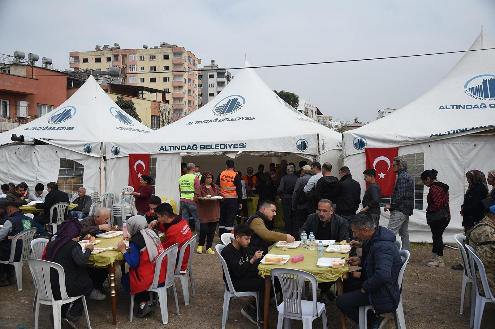 Altındağ Belediyesi, Ramazan ayında da deprem bölgesine destek olmayı sürdürüyor.