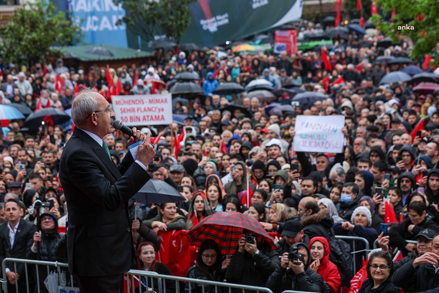 Kemal Kılıçdaroğlu Giresun’da: “Sözüm Söz; 4 Doların Altına Asla Düşmeyecek Bu Fındık” Millet İttifakı Cumhurbaşkanı Adayı ve CHP Genel Başkanı Kemal Kılıçdaroğlu,