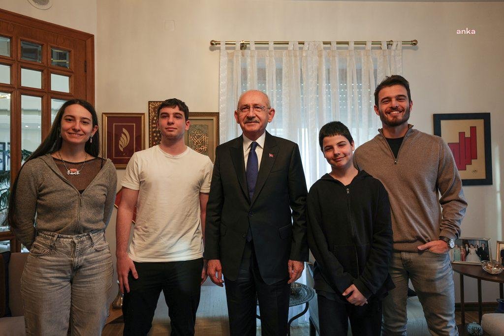 cumhurbaskani-adayi-kilicdaroglundan-ersin-arioglunun-ailesine-taziye-ziyareti