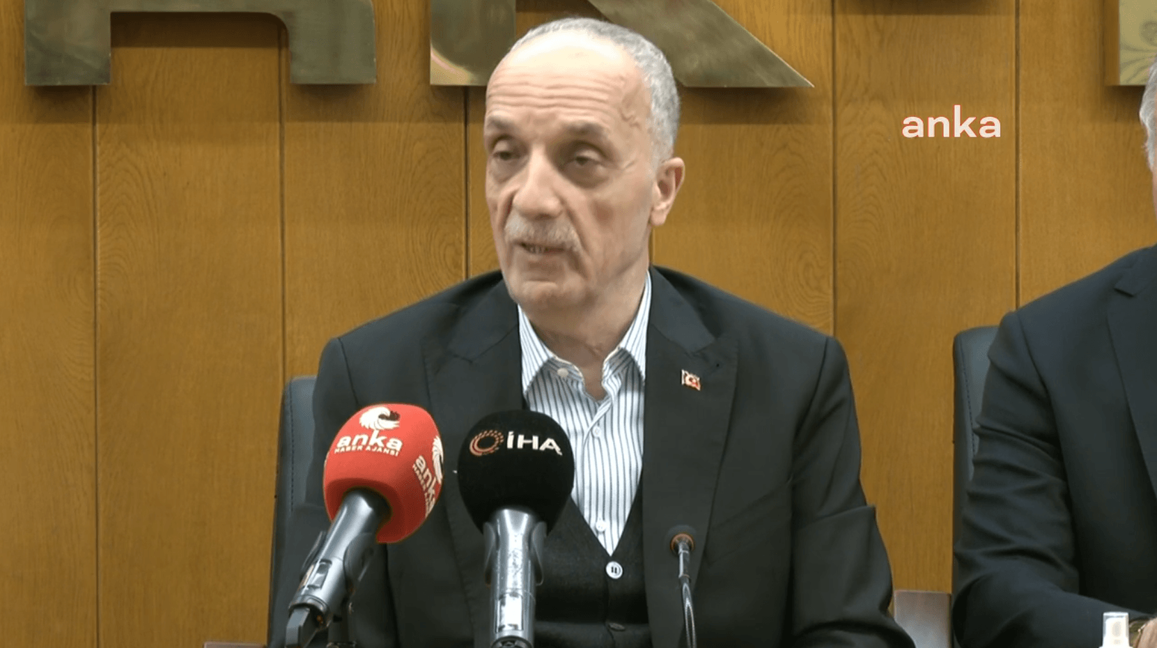 TÜRK-İŞ Konfederasyonu Genel Başkanı Ergün Atalay, kamuda çalışan 700 bin