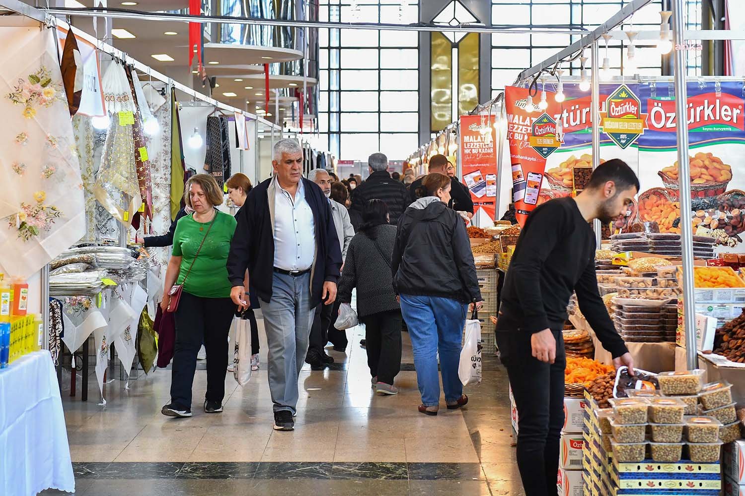 Ankara Büyükşehir Belediyesi'nin depremzede esnafa destek olunması amacıyla düzenlediği “Malatya