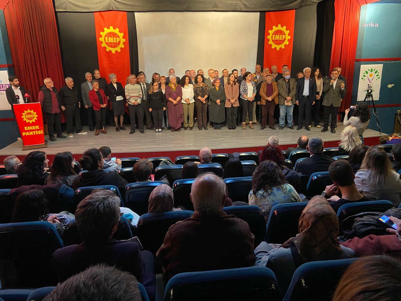 Milletvekili adaylarını tanıtım toplantısında konuşan Emek Partisi Genel Başkanı Ercüment