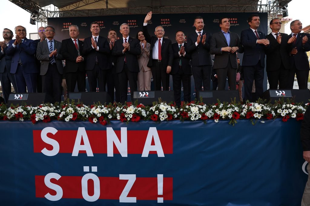 mansur-yavas-cakarli-araclarla-milletvekili-cocuklari-hava-atacak-birtakim-imtiyazlara-sahip-olacak-uc-bes-maas-alacak-bu-duzenin-devam-etmesini-istiyorlar