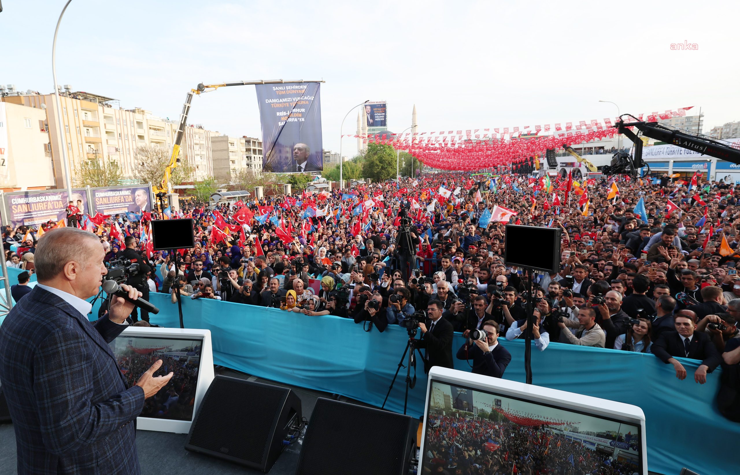 Cumhurbaşkanı Recep Tayyip Erdoğan, “Şu güzelim Şanlıurfa Havalimanı’nı kimler yaptı?