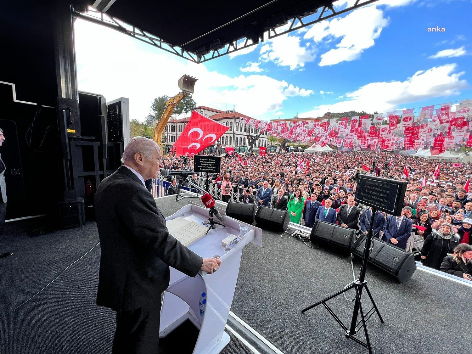 Devlet Bahçeli, Çankırı’da: “14 Mayıs’ta Türk Milleti, Azgın Fitneye Geçit Vermeyecektir. Hiçbir Şer Odağı Boş Hayale Kapılmasın” MHP Genel Başkanı Devlet Bahçeli, Çankırı’da düzenlediği mitingde, “14 Mayıs’ta