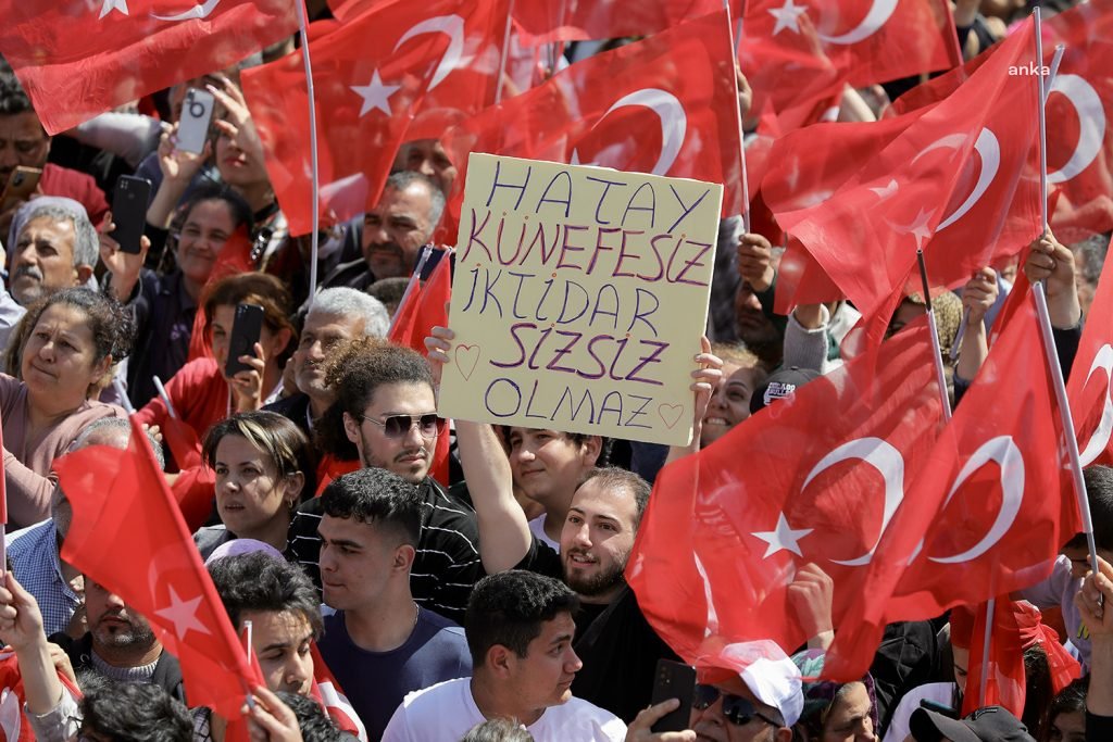 ekrem-imamoglu-bu-memleketin-surati-asiklardan-her-seyi-ben-bilirim-diyen-akildan-kurtulmasi-lazim