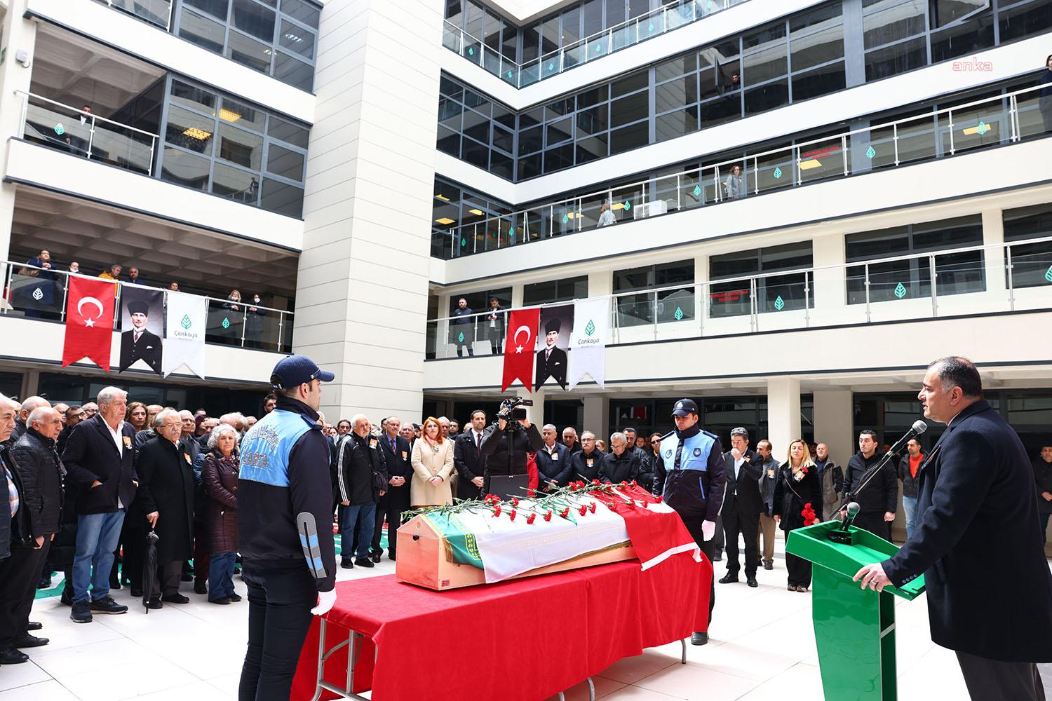 Çankaya Belediyesi'nin kurucu başkanı Erdoğan Yavuzlar, belediye binasında düzenlenen törenle