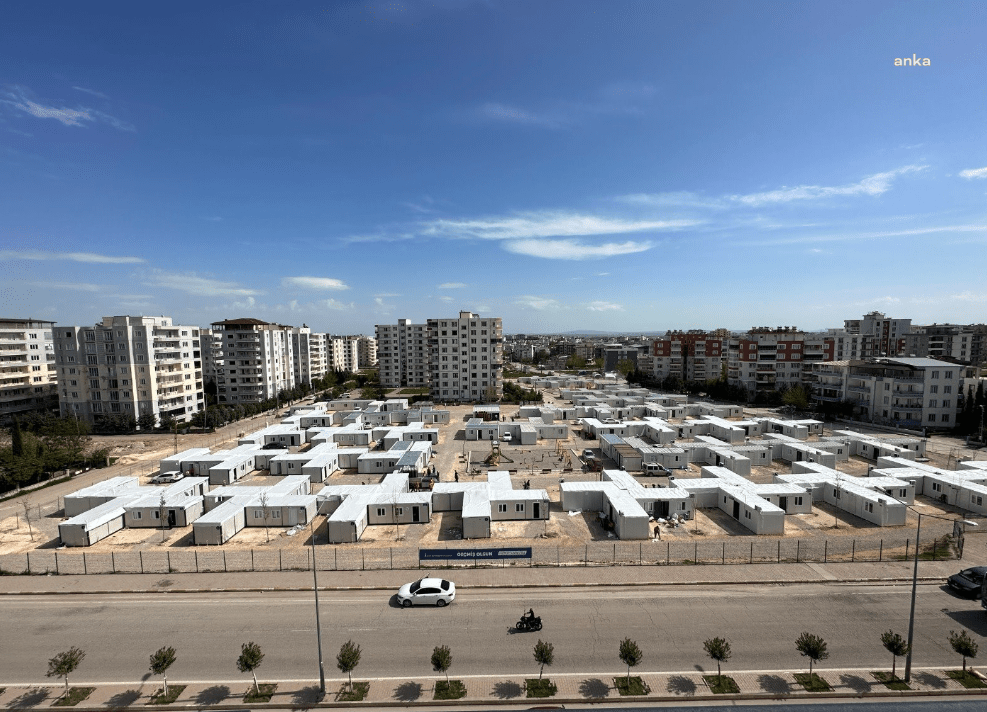 İzmir Büyükşehir Belediyesi’nin Adıyaman’da kurduğu yaklaşık 700 kişilik konteyner kent