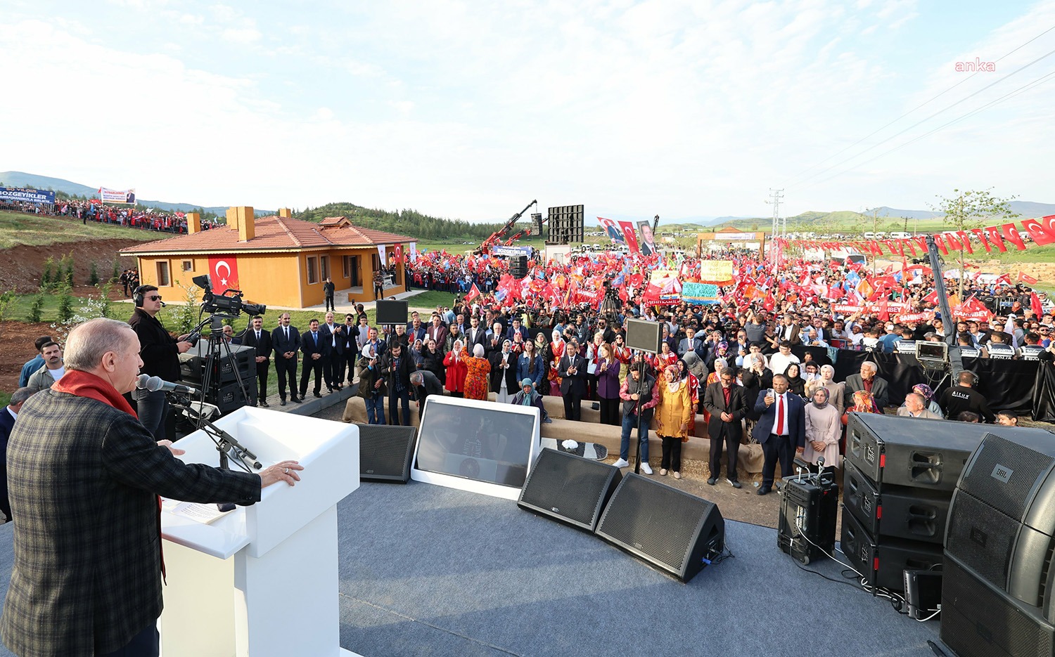 Cumhurbaşkanı Recep Tayyip Erdoğan, deprem bölgesi Gaziantep’te; "AK Parti, LGBT'ye