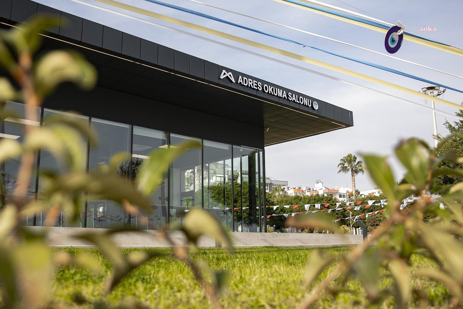 Mersin Büyükşehir Belediyesi’nin kente kazandırdığı Adres Okuma Salonu'nda Mersinli öğrencilerin