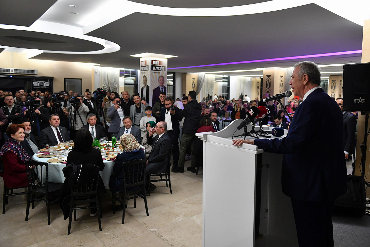 Ankara Büyükşehir Belediye (ABB) Başkanı Mansur Yavaş, Beypazarı'nda düzenlenen iftar