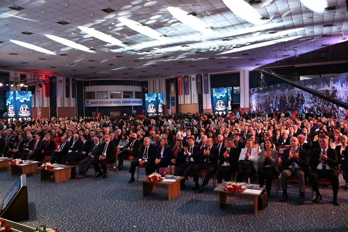 Türk Metal Sendikası 17’nci Olağan Genel Kurulu’nu Yaptı Çalışma ve Sosyal Güvenlik Bakanı Vedat Bilgin, Türk Metal Sendikası’nın