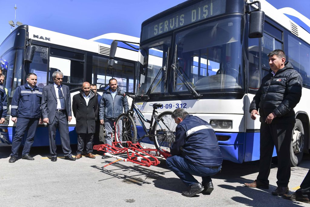 ankara-buyuksehir-belediyesinden-ego-otobuslerine-bisiklet-tasima-aparati