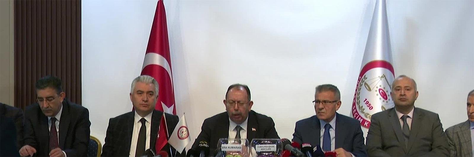 Cumhurbaşkanı Adaylarının Birleşik Oy Pusulasındaki Yeri Kura Çekimi İle Belirlendi: Birinci Sırada Erdoğan, İkinci Sırada İnce, Üçüncü Sırada Kılıçdaroğlu ve Dördüncü Sırada Oğan Yer Aldı Cumhurbaşkanı adaylarının birleşik oy pusulasında yer alacağı sıralar, Yüksek Seçim